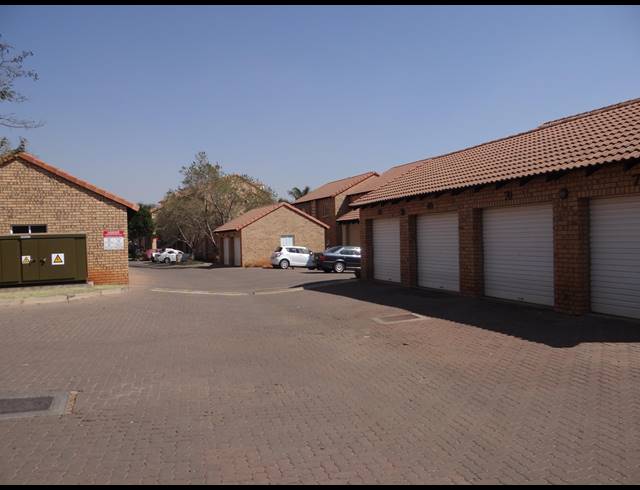 2 BEDROOM APARTMENT TO LET IN FAERIE GLEN